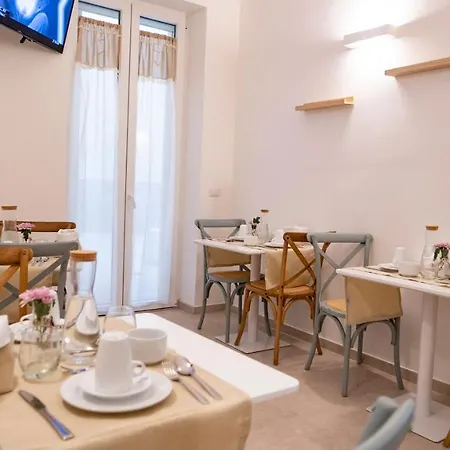 Dimora Fantasia Charme Alojamento de Acomodação e Pequeno-almoço Bari